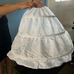 Girls petticoat (size 6-7 years)